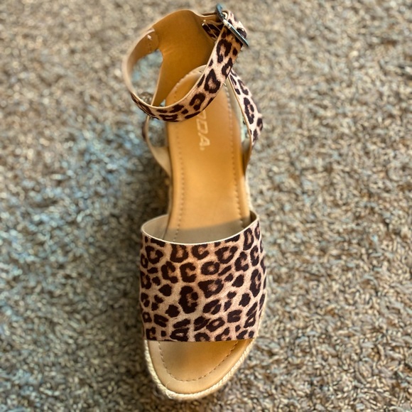 Shoes - Leapard Print high heel sandals
